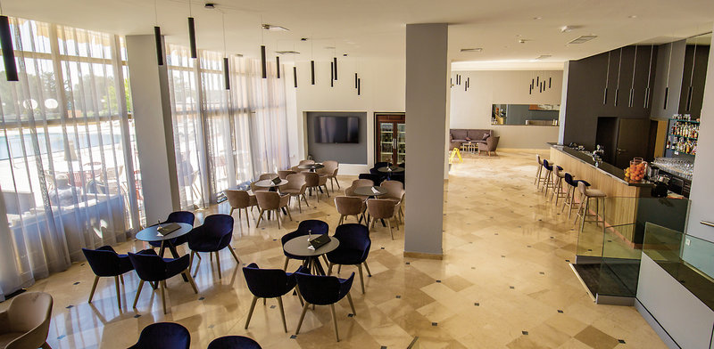 Arena Hotel Holiday 11
