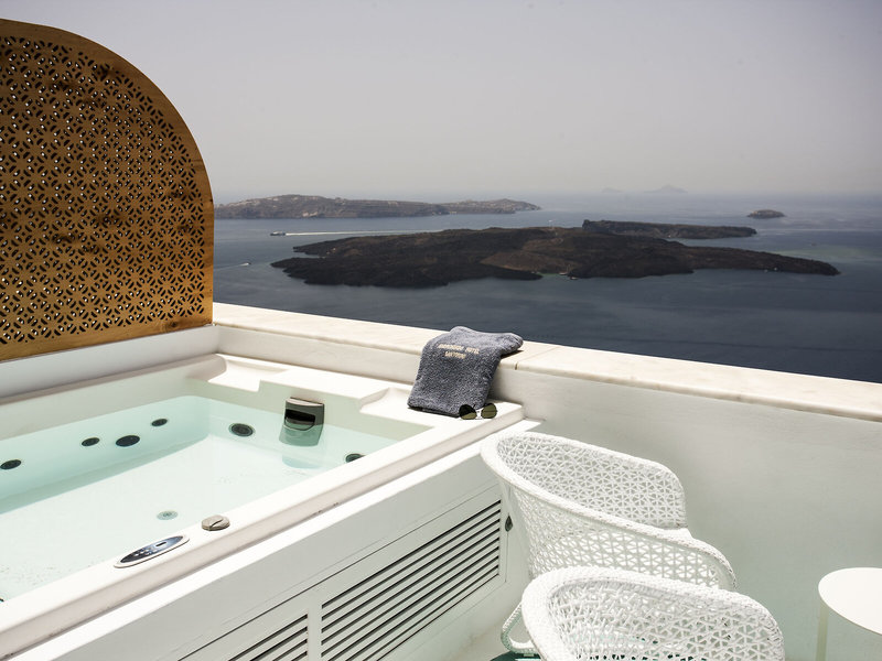 Andronikos Santorini 3