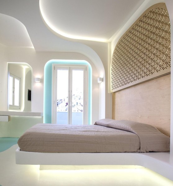 Andronikos Santorini 19