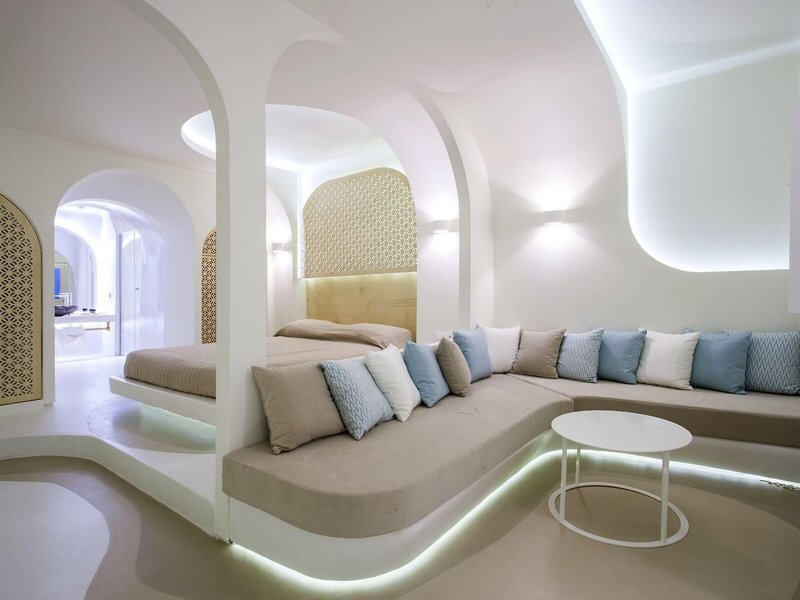 Andronikos Santorini 22