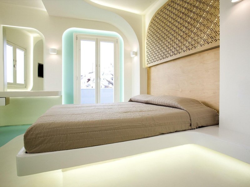 Andronikos Santorini 24