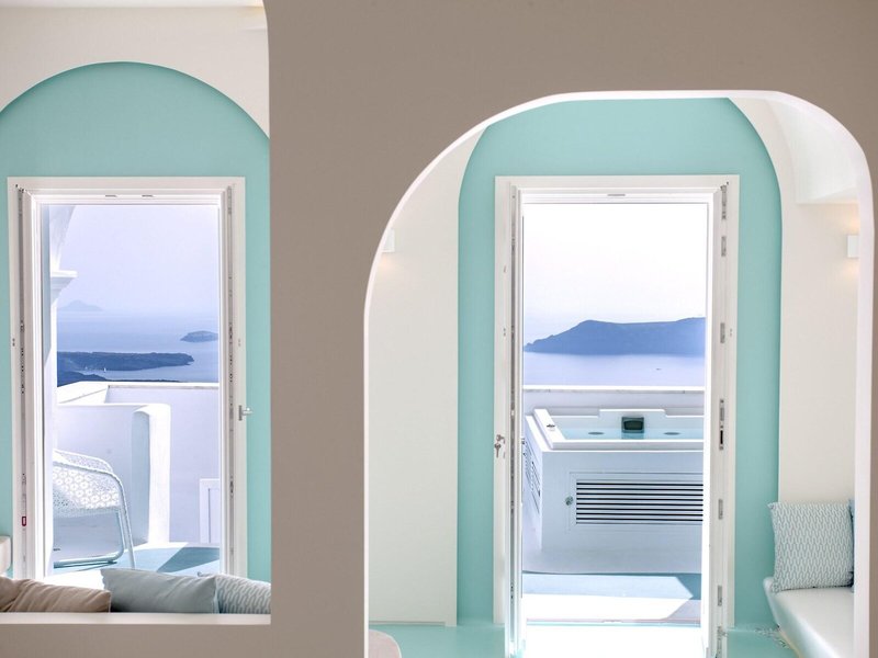 Andronikos Santorini 28
