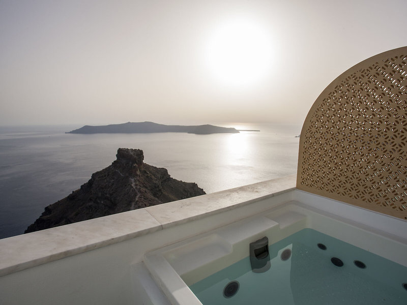 Andronikos Santorini 41