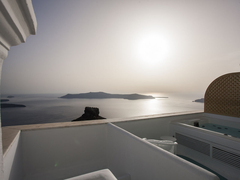 Andronikos Santorini 42