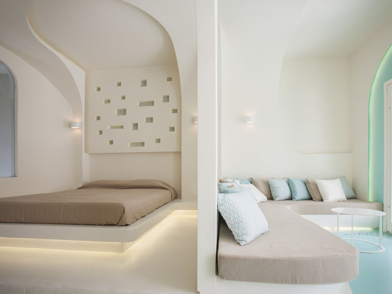 Andronikos Santorini 43