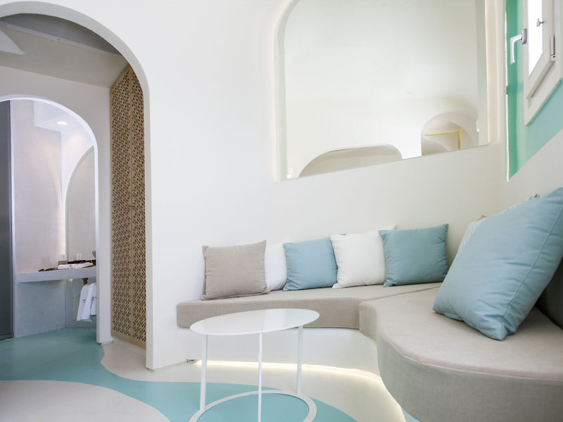 Andronikos Santorini 50