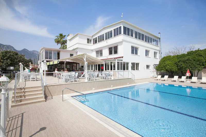 Rose Gardens Hotel 3