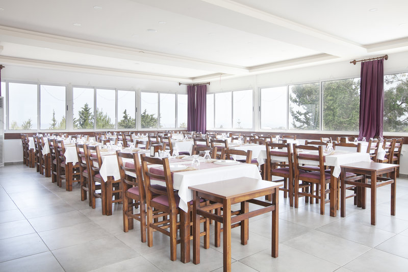 Rose Gardens Hotel 9