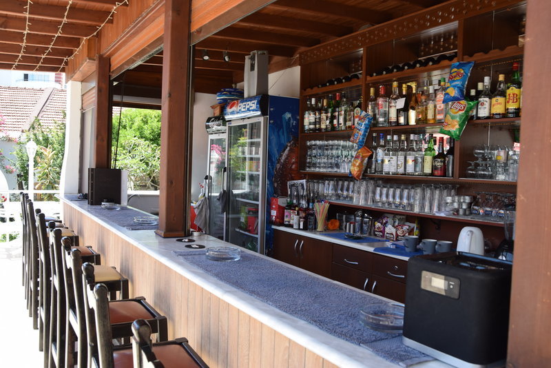 Rose Gardens Hotel 12