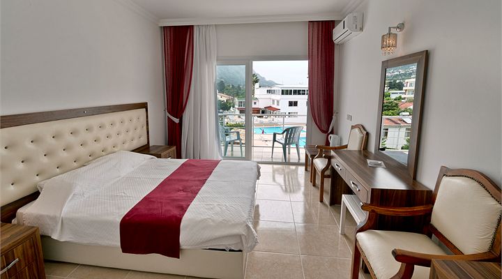 Rose Gardens Hotel 14