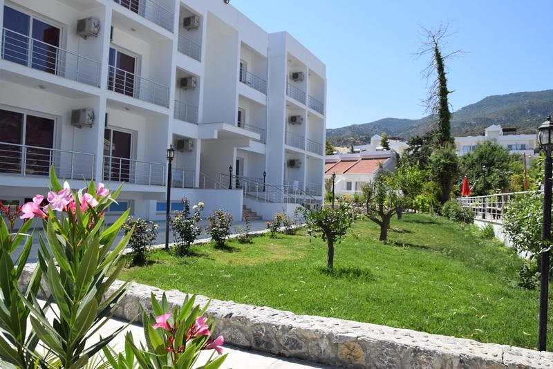 Rose Gardens Hotel 1