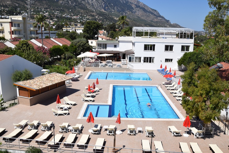 Rose Gardens Hotel 2