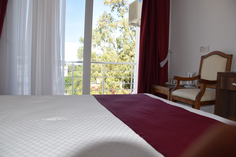 Rose Gardens Hotel 3