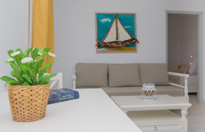 Sun & Moon Villas & Suites 6