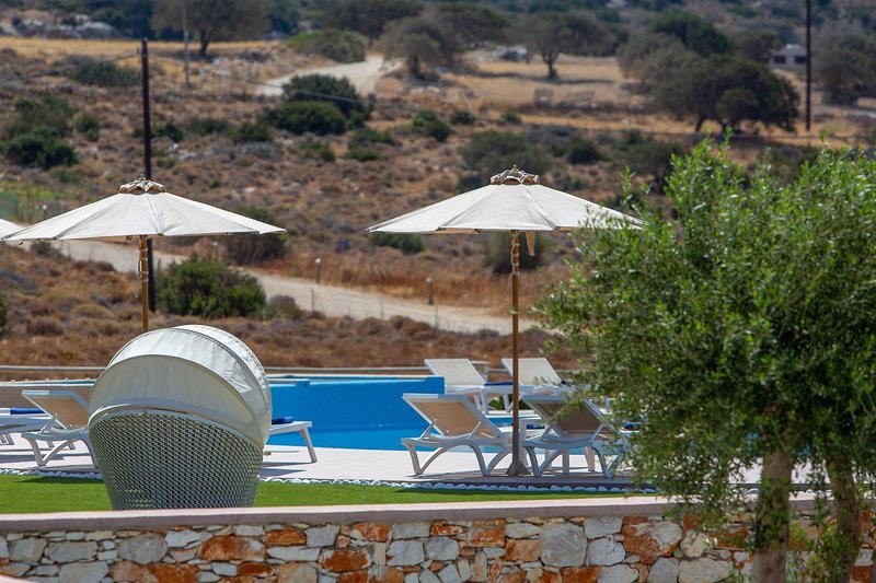 Sun & Moon Villas & Suites 9