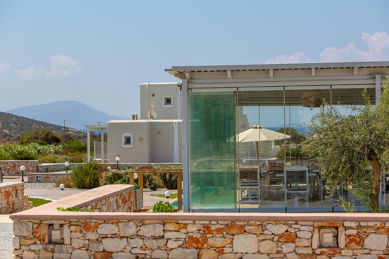 Sun & Moon Villas & Suites 10
