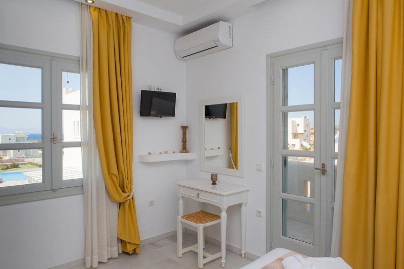 Sun & Moon Villas & Suites 15