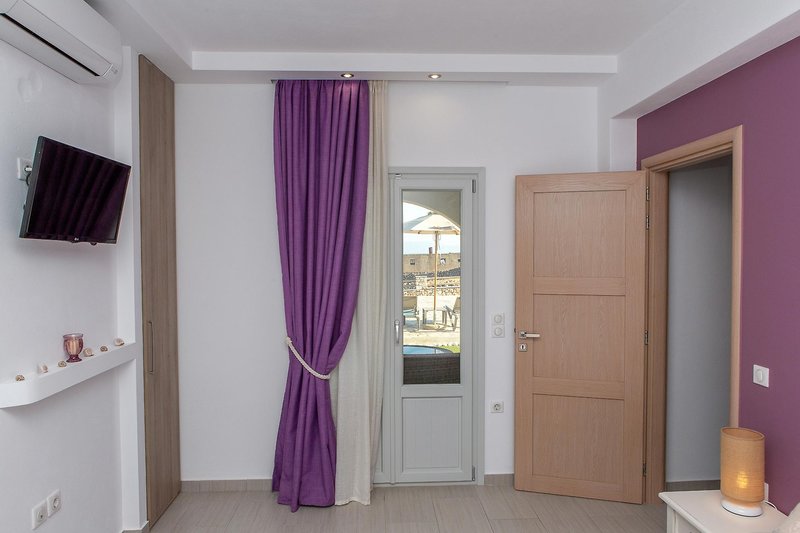 Sun & Moon Villas & Suites 23