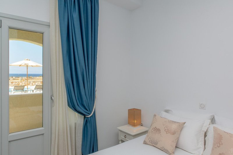 Sun & Moon Villas & Suites 27