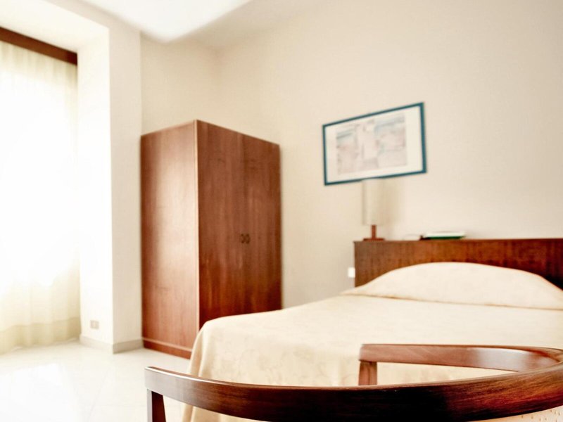 Continental Taormina 33