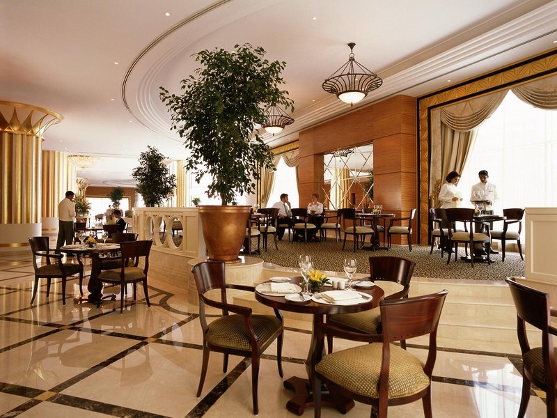 Corniche Hotel Abu Dhabi 15