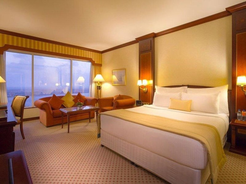 Corniche Hotel Abu Dhabi 36