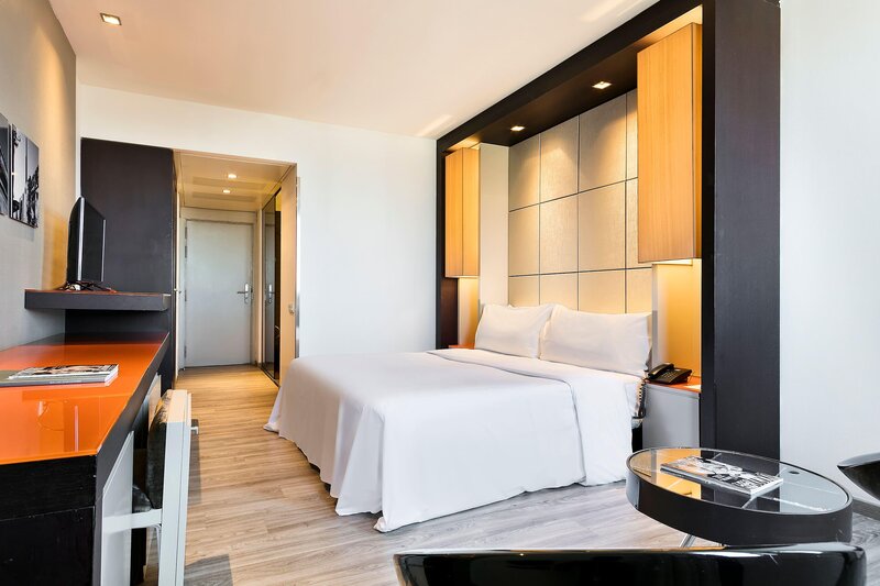 Hotel Barcelona Condal Mar managed by Melia 10