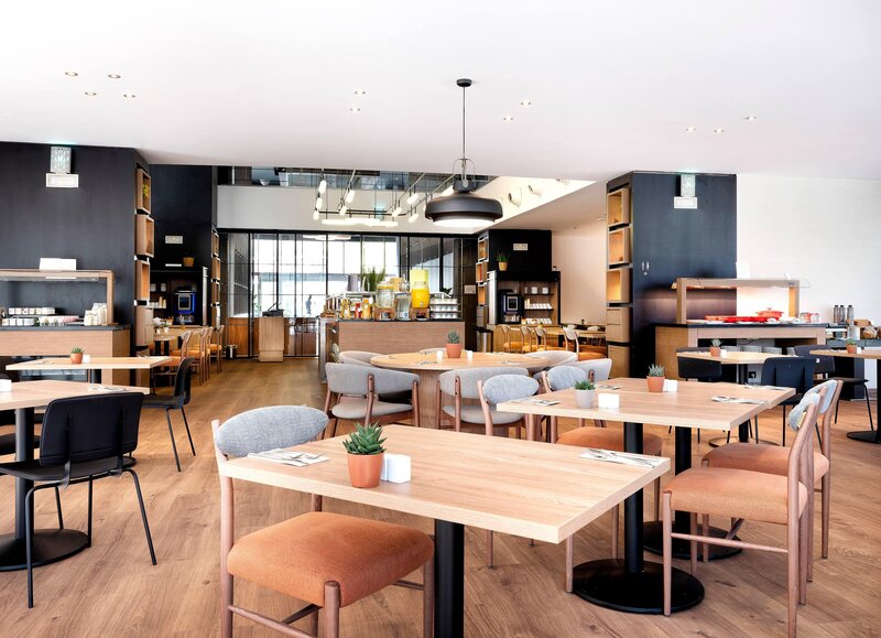 Hotel Barcelona Condal Mar managed by Melia 15