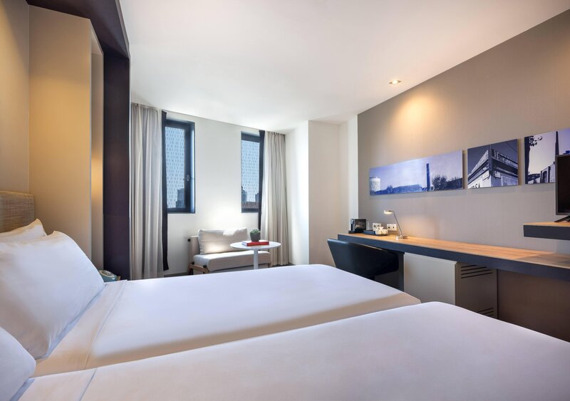 Hotel Barcelona Condal Mar managed by Melia 25