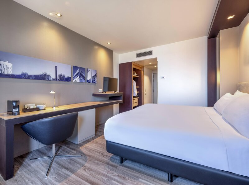 Hotel Barcelona Condal Mar managed by Melia 27