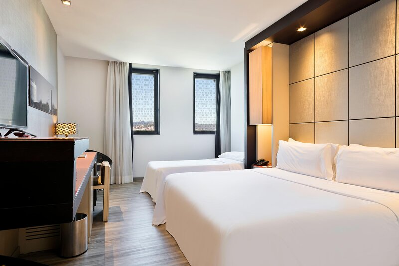 Hotel Barcelona Condal Mar managed by Melia 28