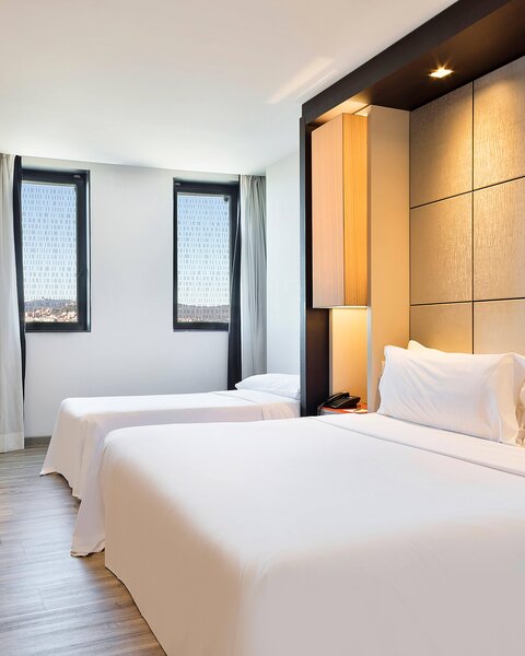Hotel Barcelona Condal Mar managed by Melia 30
