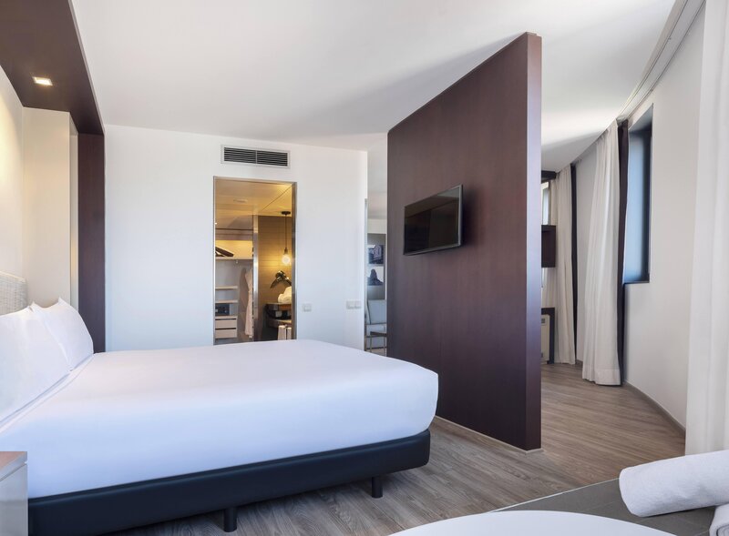 Hotel Barcelona Condal Mar managed by Melia 35
