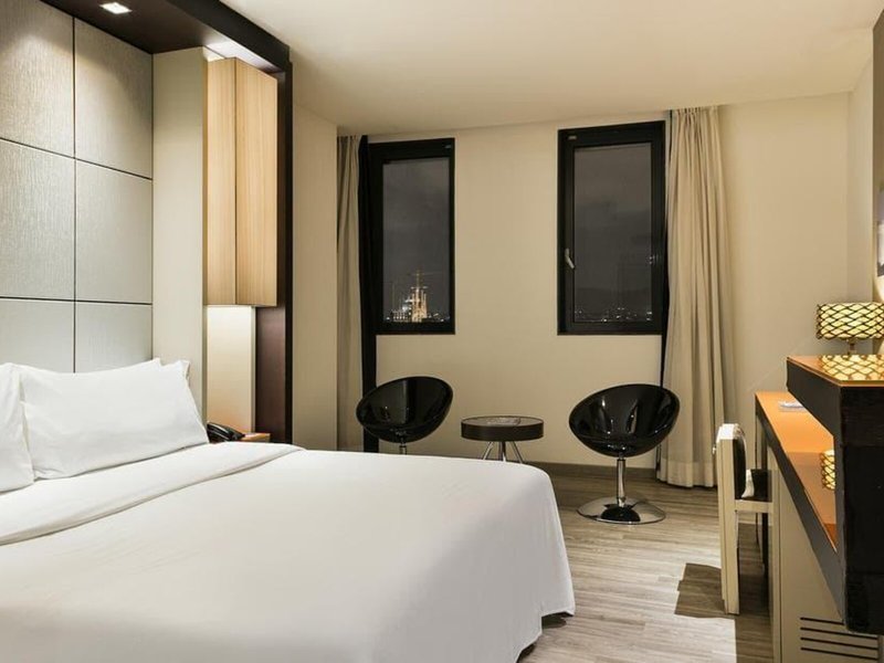 Hotel Barcelona Condal Mar managed by Melia 41 - Room Example