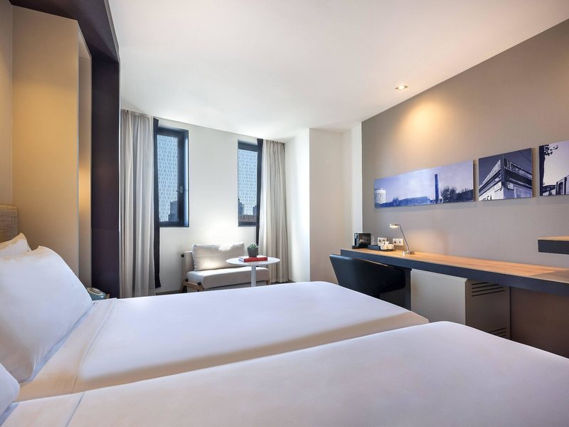 Hotel Barcelona Condal Mar managed by Melia 42 - Room Example