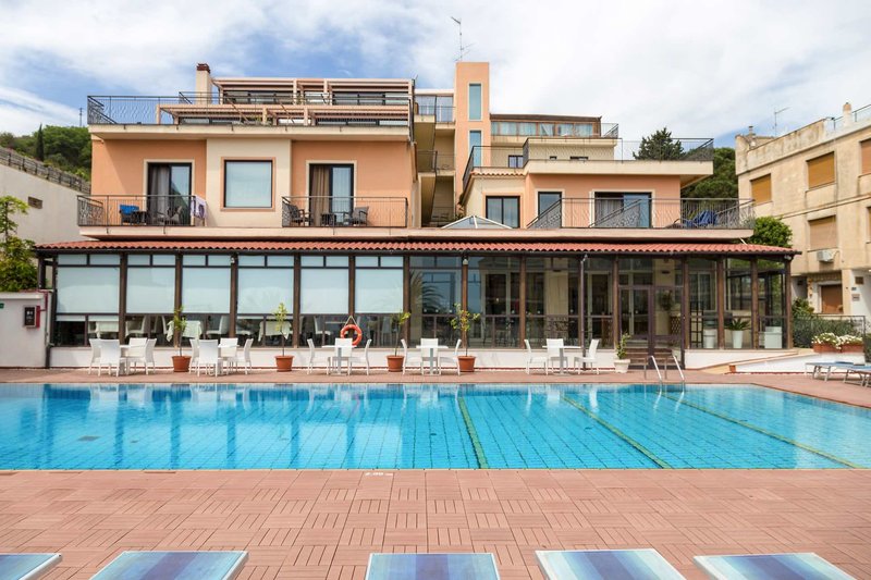 Villa Esperia 1