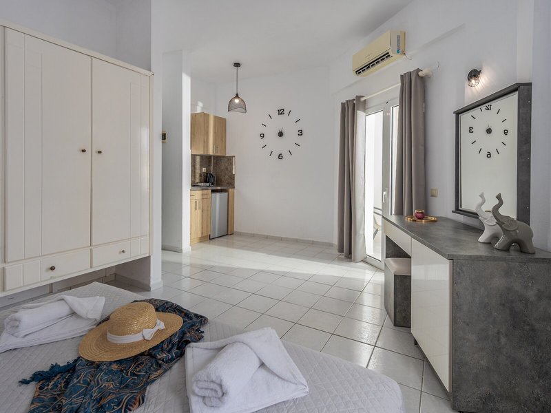 Pelagia Maria Studios Malia 16