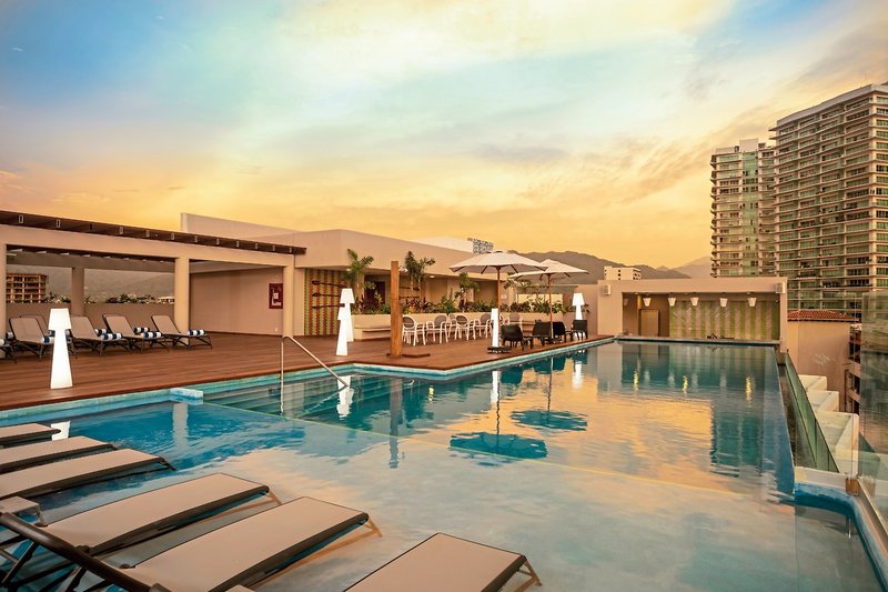 Crown Paradise Golden 7