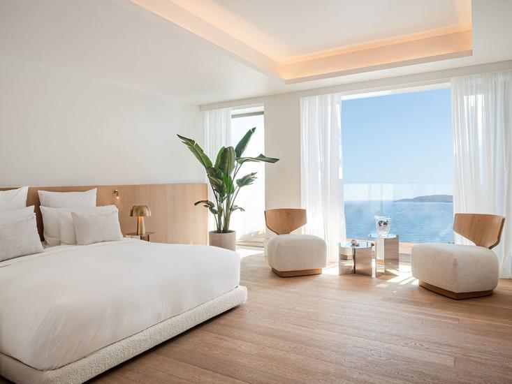 Classical Vouliagmeni Suites 8 - Room Example