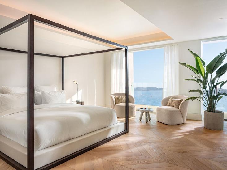Classical Vouliagmeni Suites 9 - Room Example