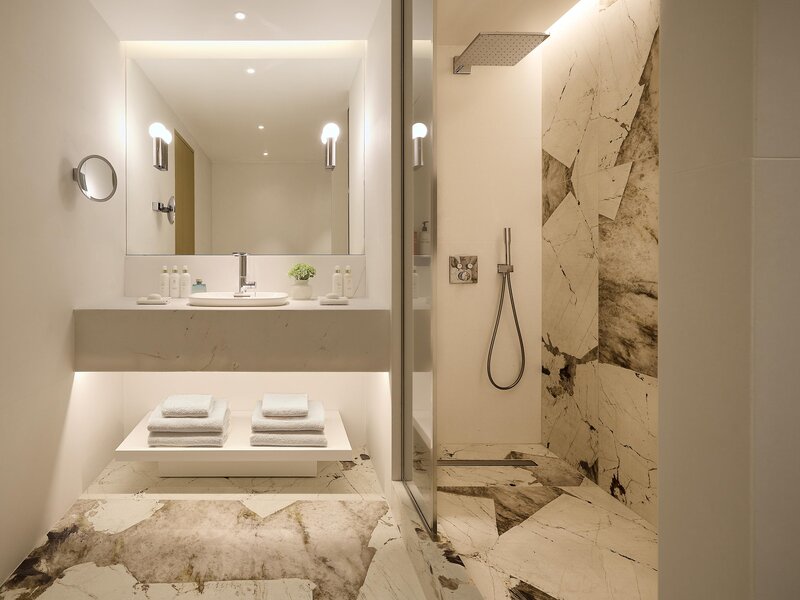 Classical Vouliagmeni Suites 27 - Bathroom Example
