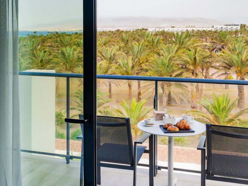 Cabogata Beach Hotel & Spa 44