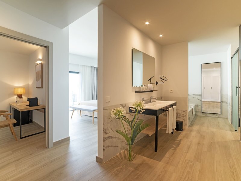 Cabogata Beach Hotel & Spa 36