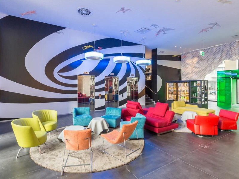 ibis Styles Basel City 12