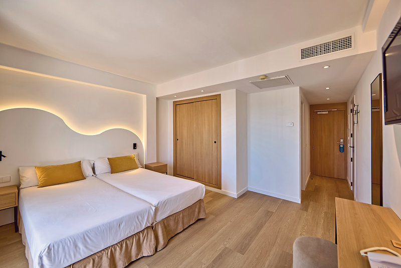 Universal Hotel Bikini 4