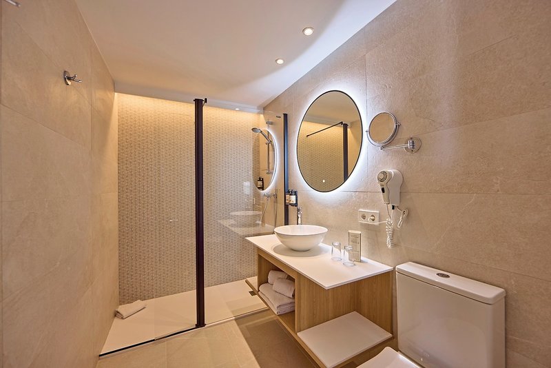 Universal Hotel Bikini 5