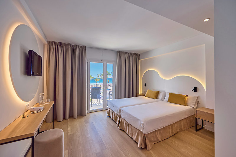 Universal Hotel Bikini 6