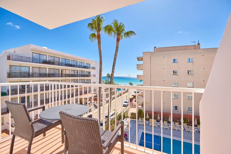 Universal Hotel Bikini 2