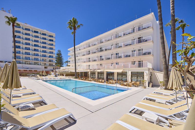 Universal Hotel Bikini 15