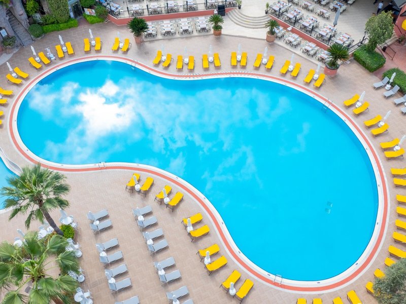 Sun City Hotel & Beach Club 9